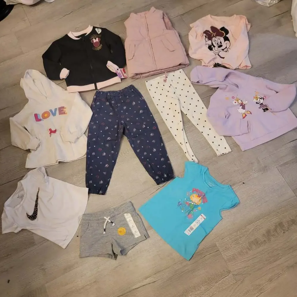Carter's 4T girls bundle of 18 pieces. bundle kids Jessica Simpson  / nike Disne